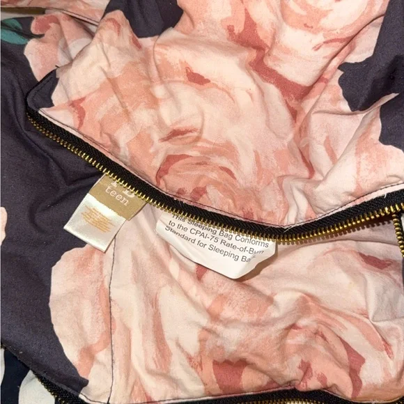 Pottery Barn Teen Emily Meritt Bed of Roses Black white stripe sleeping bag NEW - Picture 10 of 14